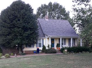 902 Prosser Rd, Leoma, TN 38468