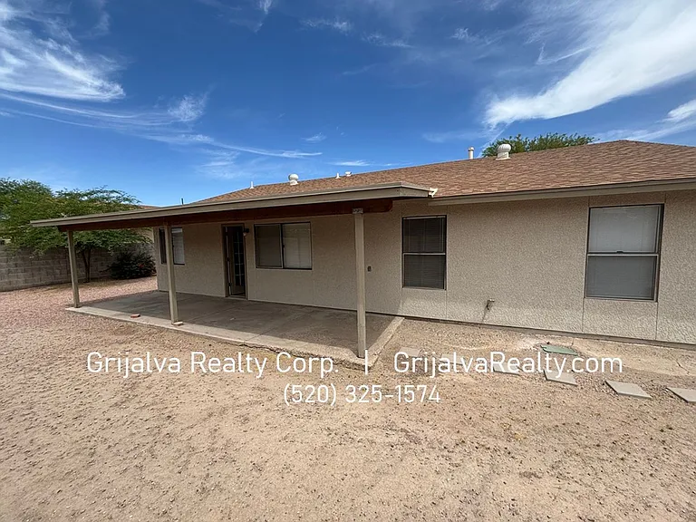 1821 W Mountain Oak Ln — Photo 14