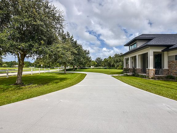 4th image of 2015 W Spruce Creek Circle