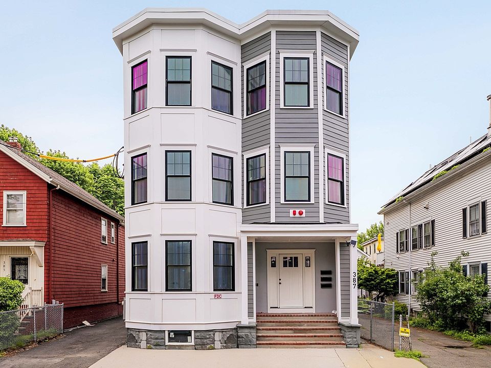 1st image of 387 Norfolk St #3
