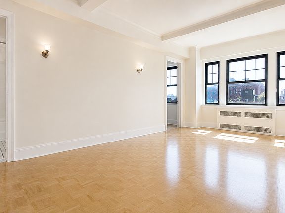 2nd image of 95 Christopher St APT 10l
