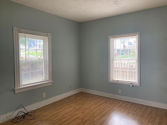 3rd image of 2421 Otey St