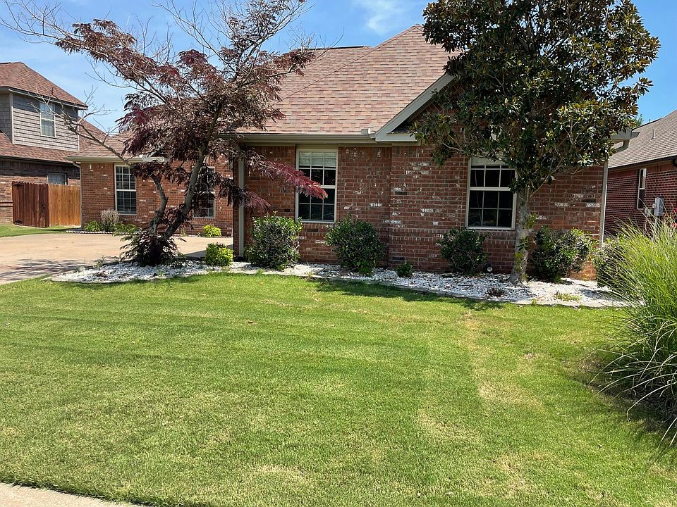 1st image of 3903 Banbury Dr