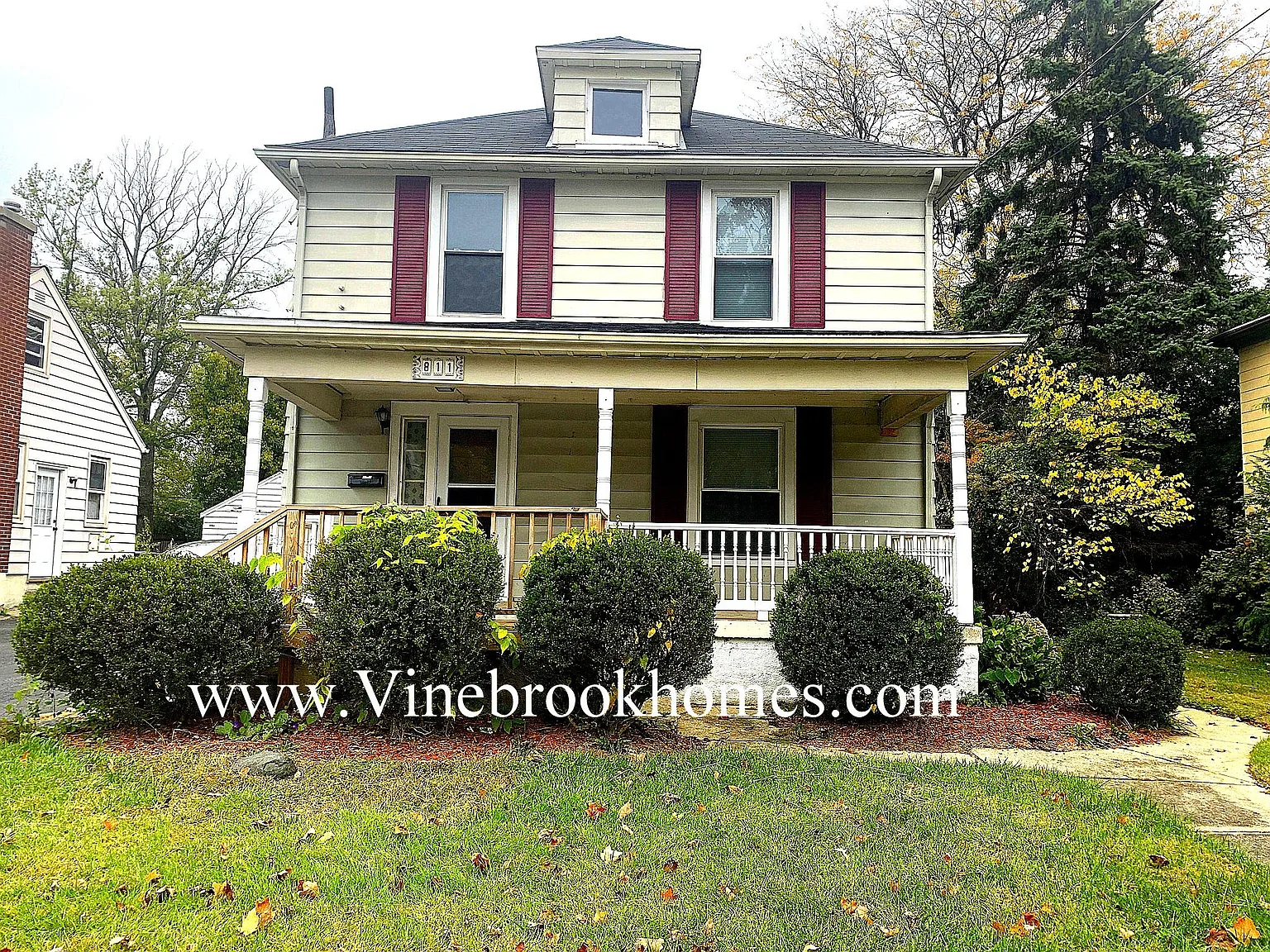 811 Bellaire Ave photo 1