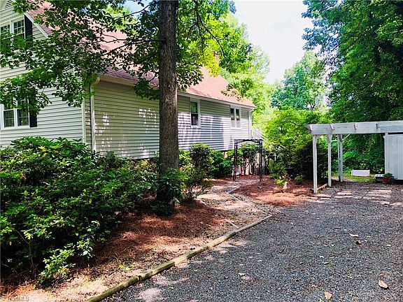 5th image of 504 E Montcastle Dr