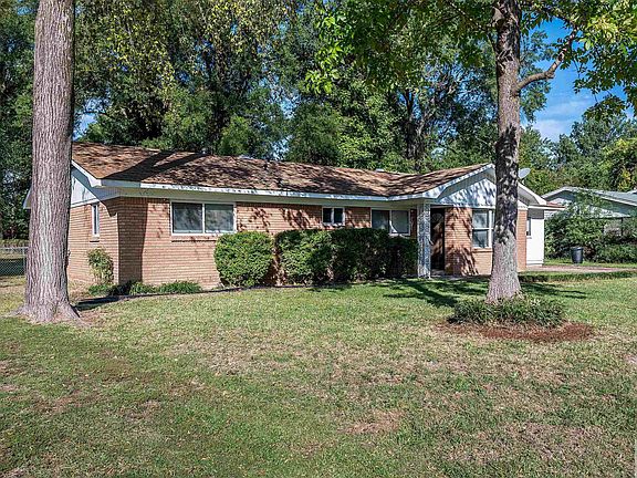 3rd image of 3505 Greenwood Ave
