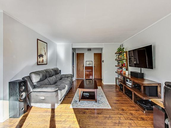 5th image of 2606 W Balmoral Ave APT 309