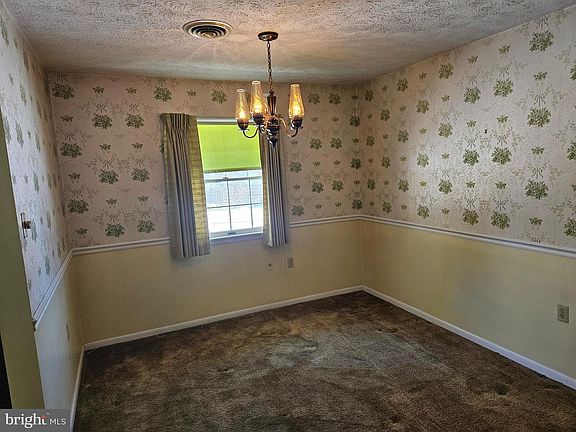 5th image of 5078 Laura Dr