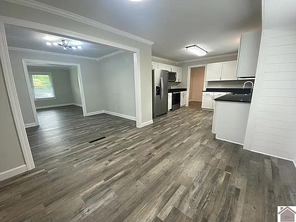 3rd image of 224 Ruoff Dr