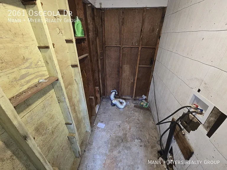 2061 Osceola Dr — Photo 23