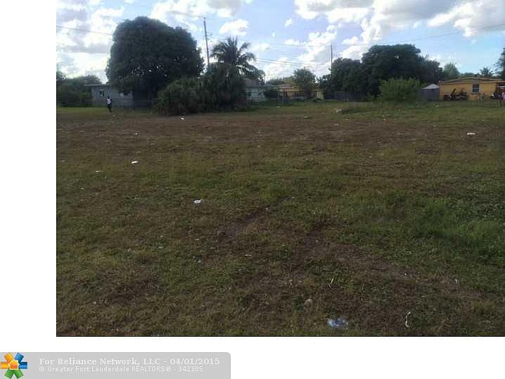 2nd image of 3023 NW 5th St