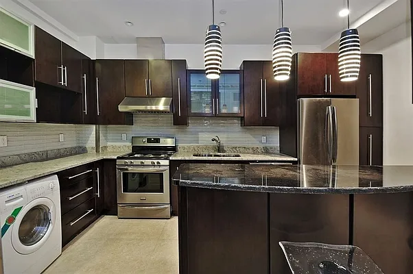 Rented by Peter Meskouris LREB | media 10