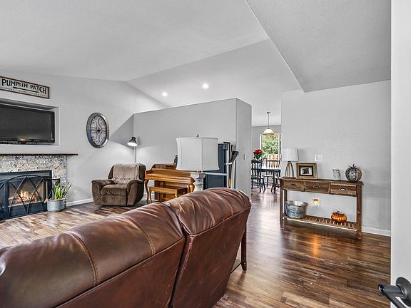 2nd image of 2049 NW Ivy Pl
