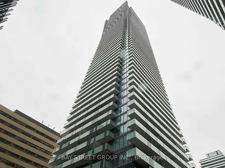 1080 Bay St #510 — Photo 6