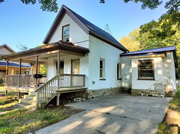 206 S Kennefic St, Yale, MI 48097