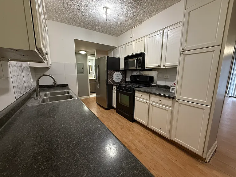 259 Stoneybrook Ln #2B — Photo 9