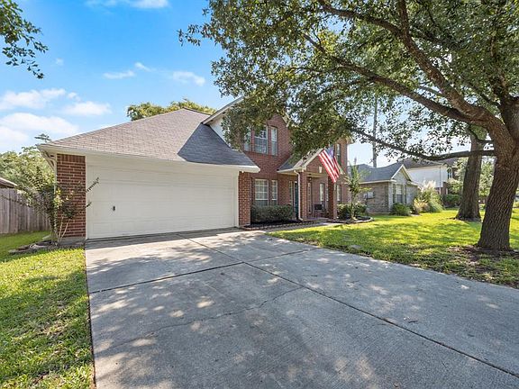 Trees provide great shade to the front of the house.