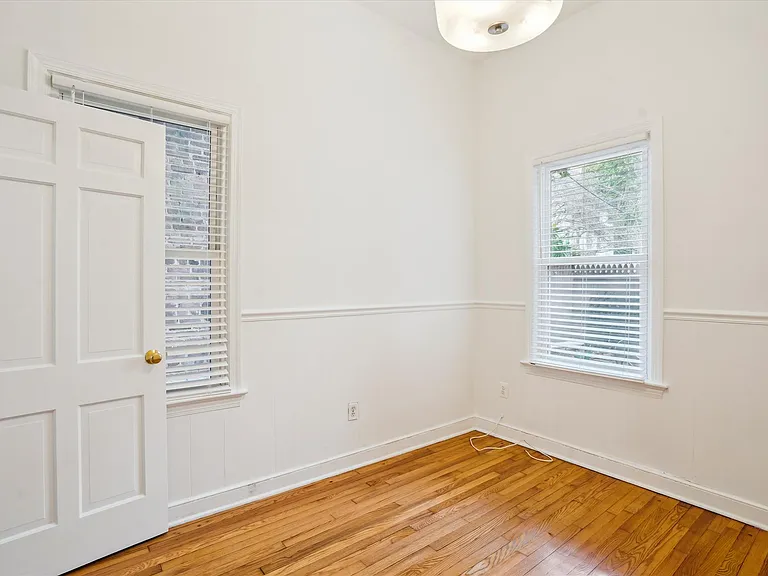 2431 I St NW #A — Photo 15