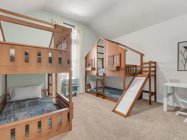2626 Flat Bush Ave — Photo 40
