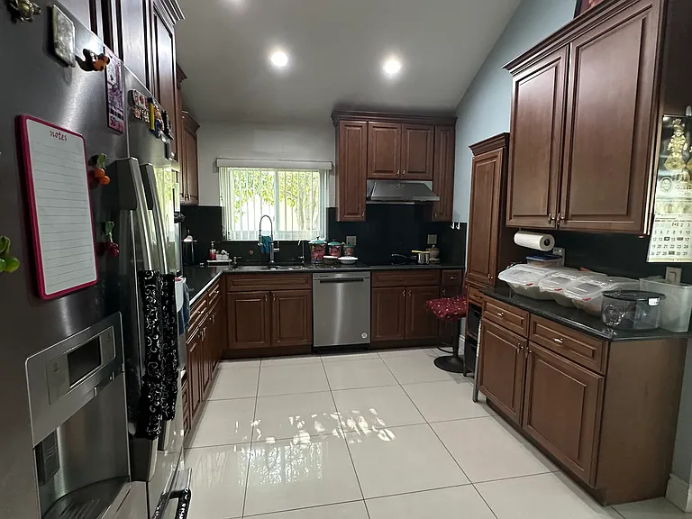 8 Elton Pl — Photo 12