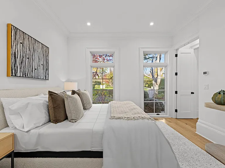 30 Huntting St — Photo 12