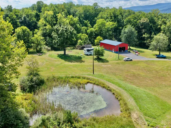 434 Tom Feamster Rd, Alderson, WV 24910