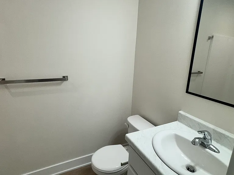 1101 Emerald Cv — Photo 3
