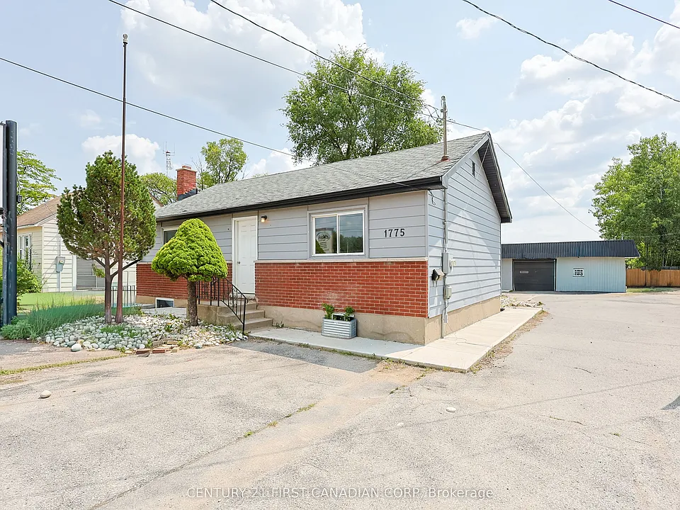 1775 Oxford St E #A
