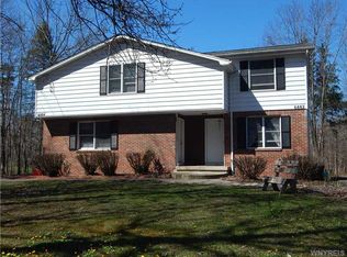 6882 Derby Rd, Derby, NY 14047