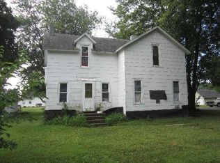 310 E Center St, Sheldon, IL 60966