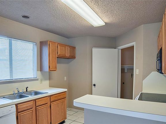 5th image of 1528 Liberty Ln