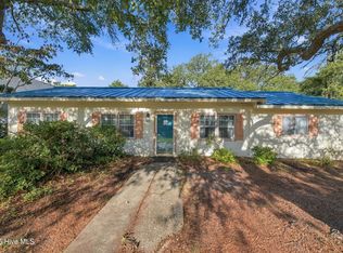 143 NW 7th St, Oak Island, NC 28465