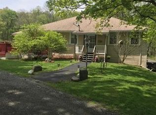 105 Garden Ct, Matamoras, PA 18336