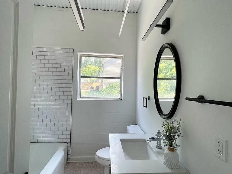 470 S Alexander St — Photo 6