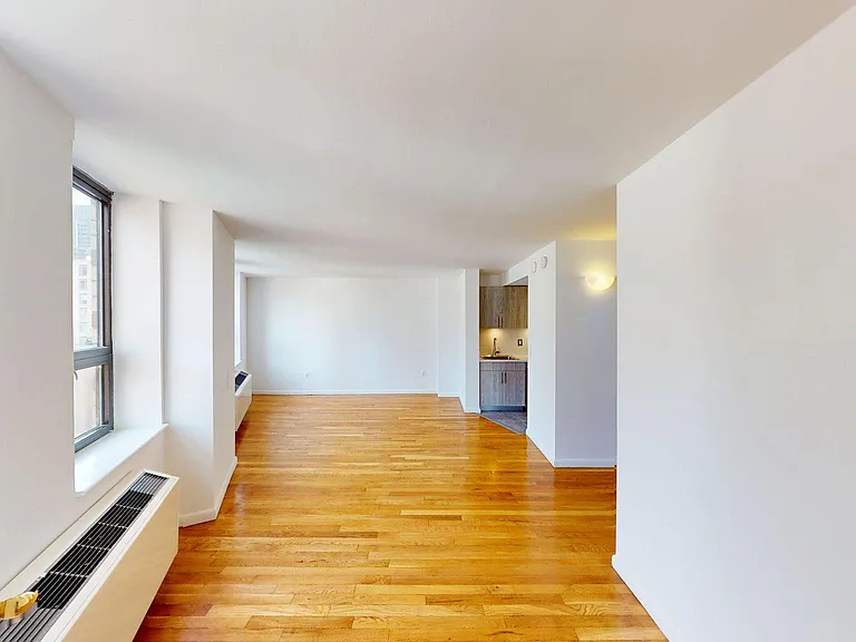 121 Reade St #E — Photo 2