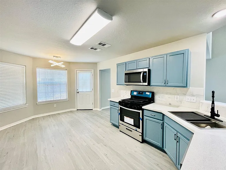 1719 Park Forest Dr — Photo 18
