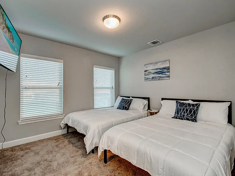 4151 Dupont St — Photo 31