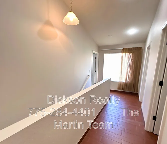 1317 Powell Ln — Photo 8