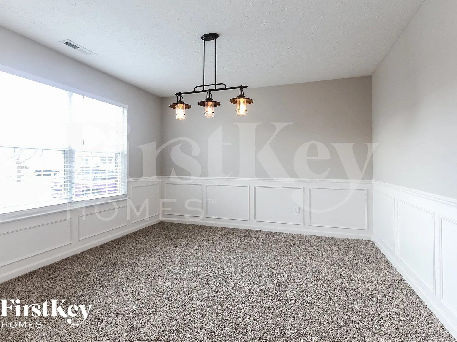 3 bed, 2.0 bath, 1618 sqft, $2,280 — Photo 4