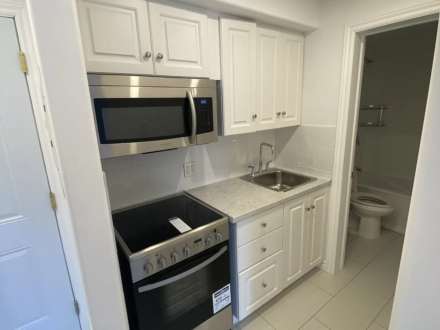 Studio, 300 sqft, $1,395 — Photo 3
