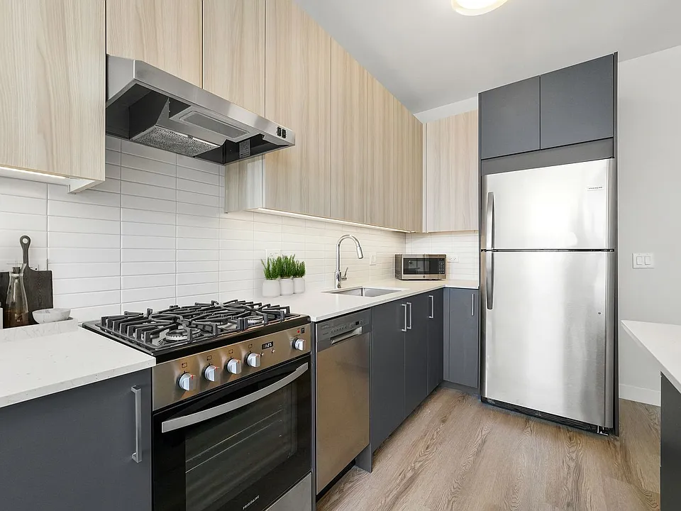 641 N Ogden Ave #512