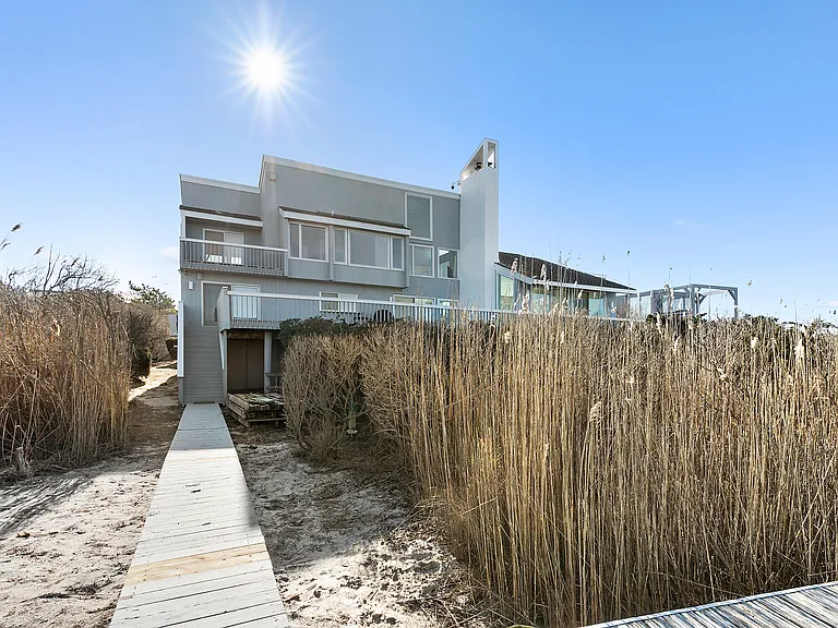 32 Dune Rd — Photo 18