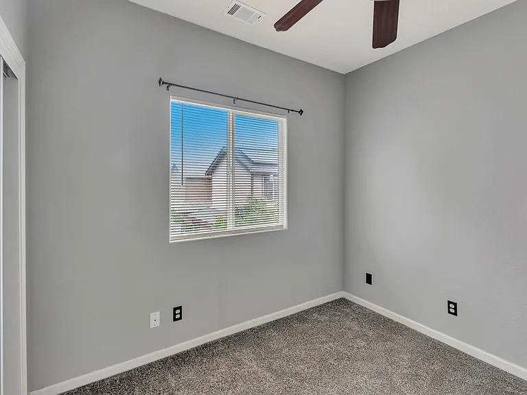 1061 Vermont Ave — Photo 21