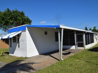8425 SE Wren Ave, Hobe Sound, FL 33455