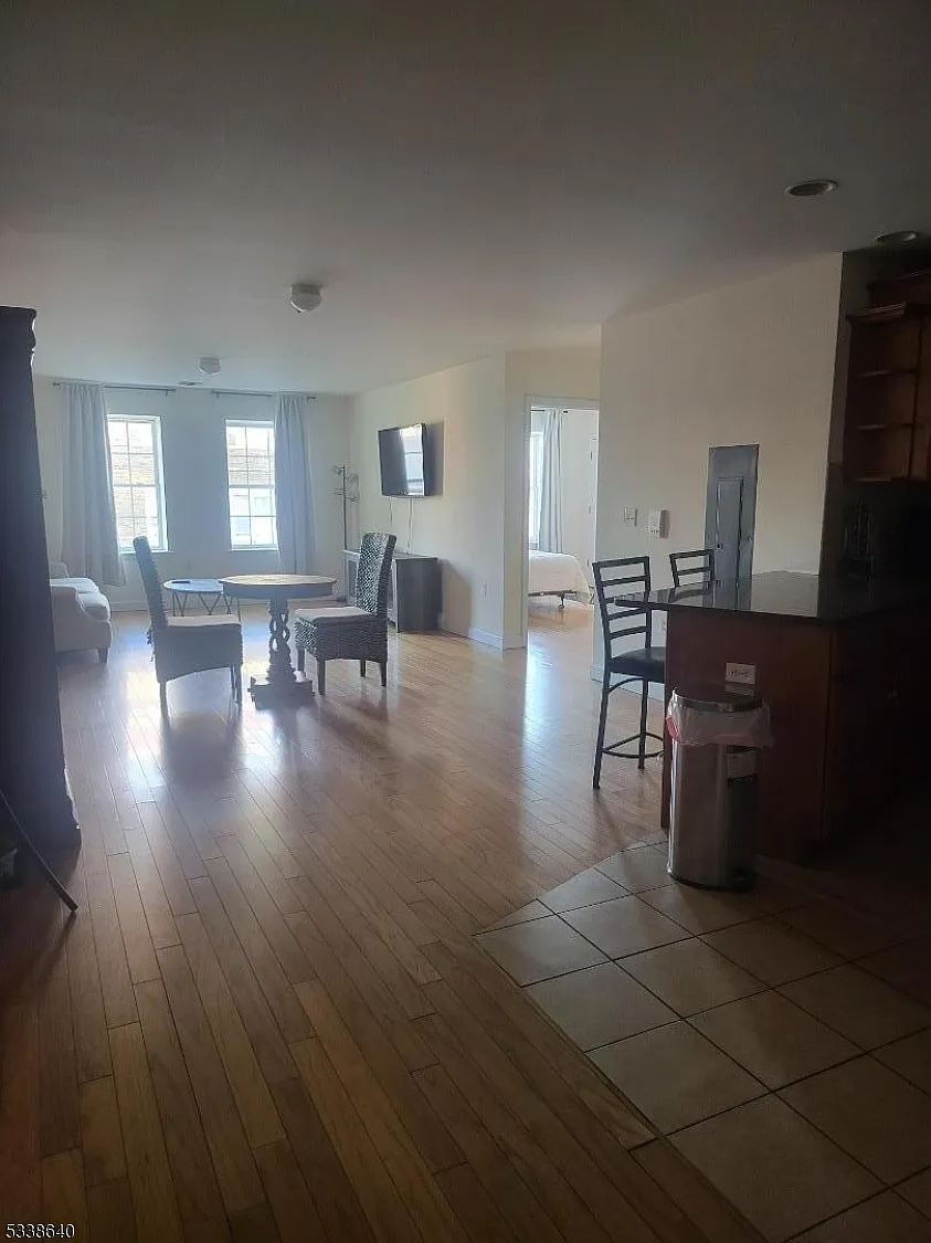 2 bed, 2.0 bath, $2,500 — Photo 2