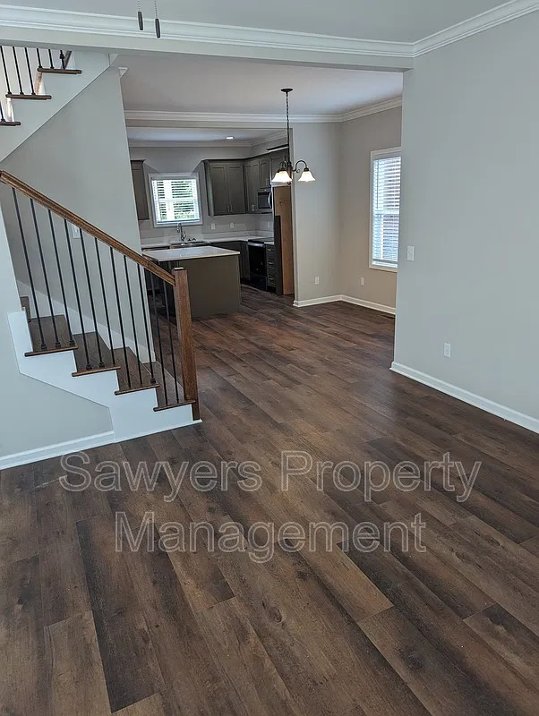 3 bed, 2.5 bath, 1560 sqft, $2,250 — Photo 2