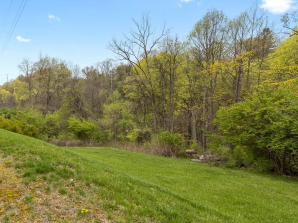 120 Vanderbilt Dr, Pittsburgh, PA 15243