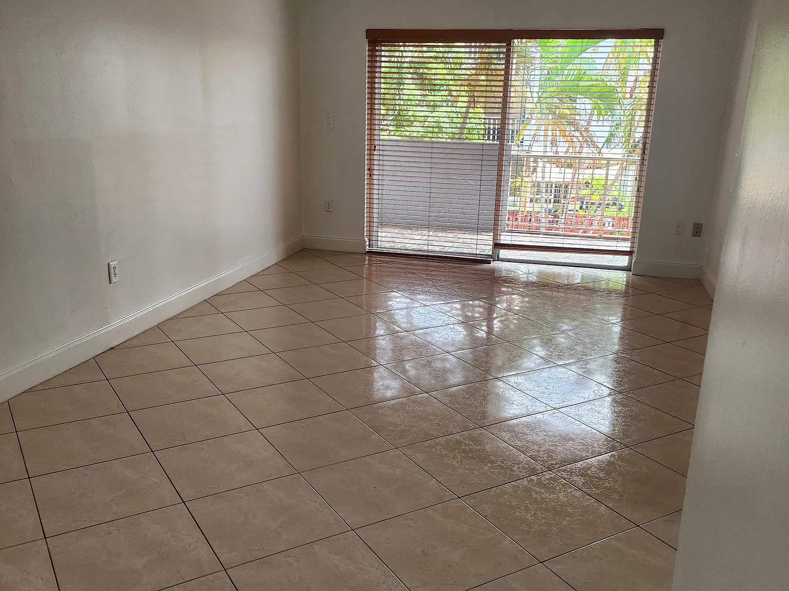 2 bed, 960 sqft, $2,000 — Photo 4