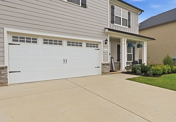 4th image of 518 Ruby Cate Way