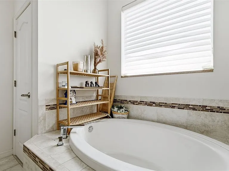 508 Debra Dr — Photo 15